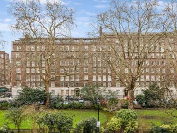 3 bedroom flat for sale