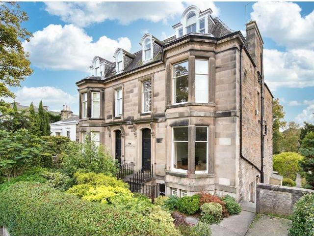 3 bedroom flat for sale