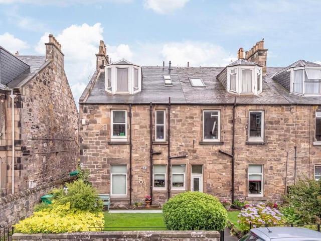 3 bedroom flat for sale