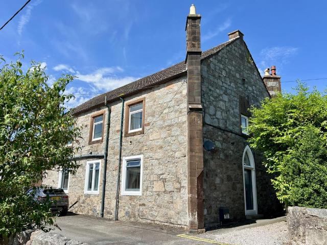3 bedroom flat for sale
