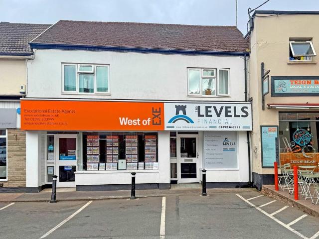 3 bedroom flat for sale