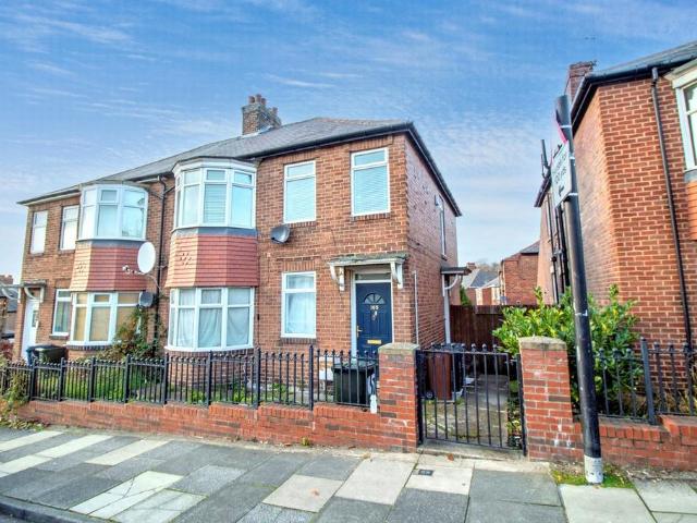 3 bedroom flat for sale