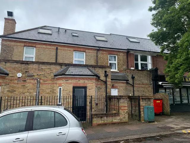 3 bedroom flat for sale