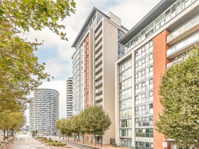 3 bedroom flat for sale