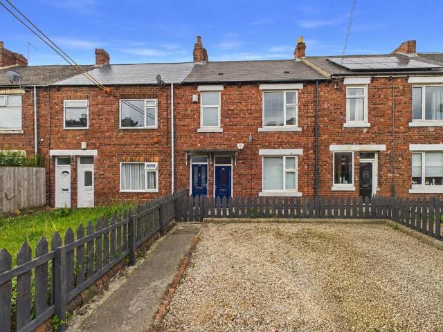 3 bedroom flat for sale