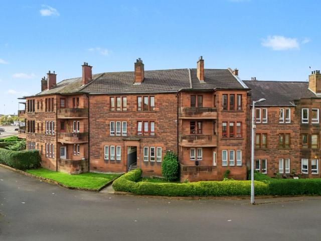 3 bedroom flat for sale