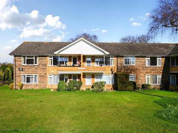 3 bedroom flat for sale