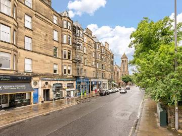 3 bedroom flat for sale