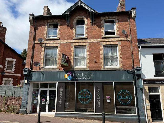 3 bedroom flat for sale