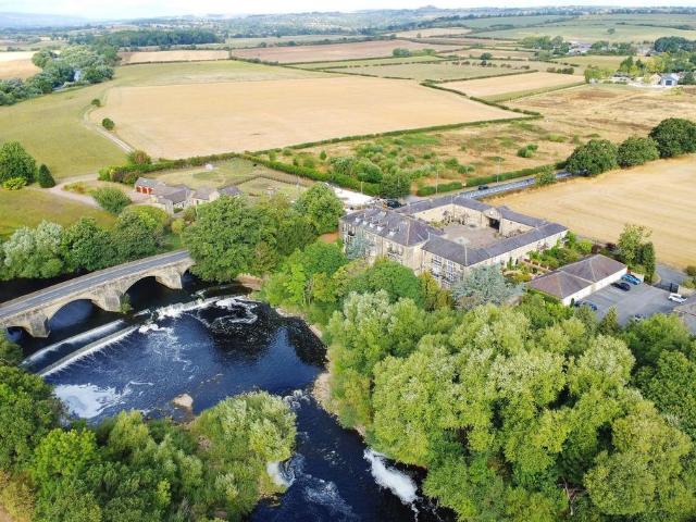 3 bedroom flat for sale