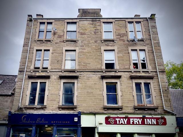 3 bedroom flat for sale