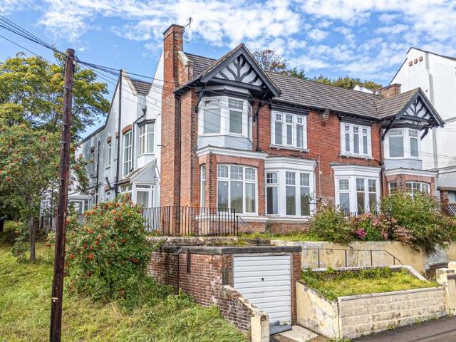 3 bedroom flat for sale