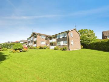 3 bedroom flat for sale