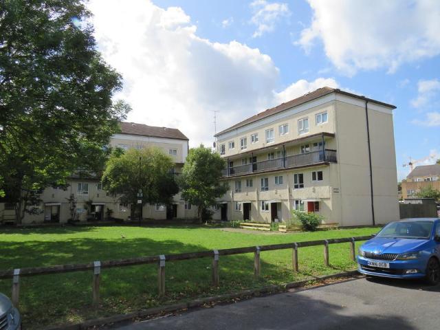3 bedroom flat for sale