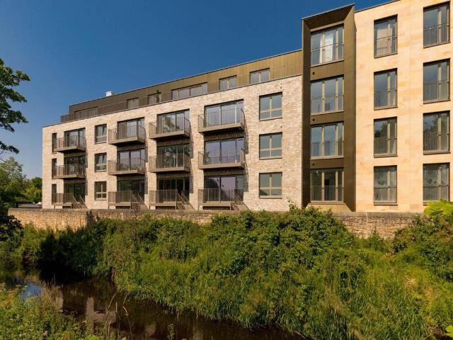 3 bedroom flat for sale