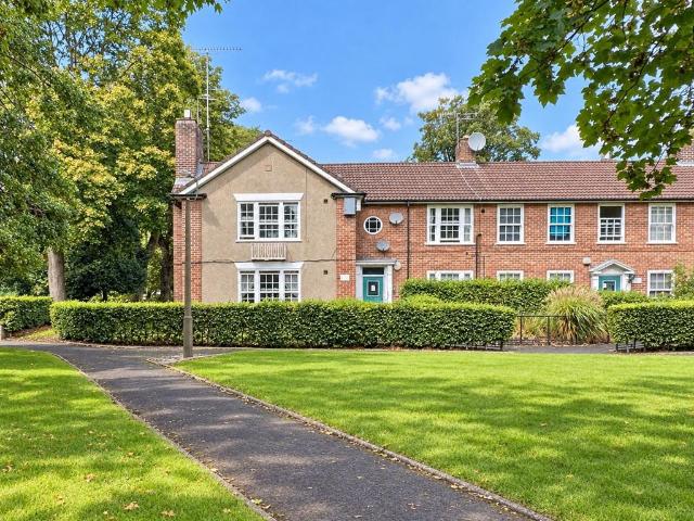 3 bedroom flat for sale