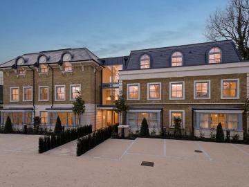 3 bedroom flat for sale
