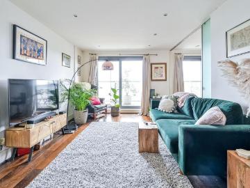 3 bedroom flat for sale