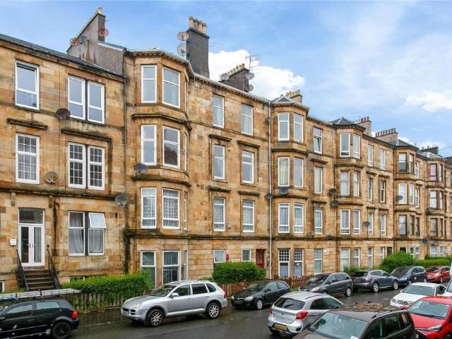 3 bedroom flat for sale