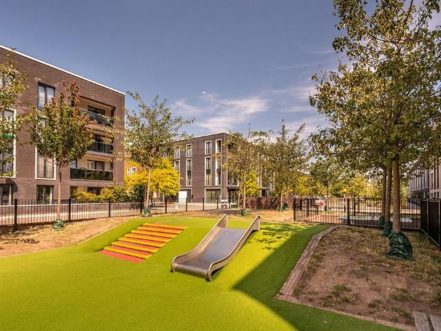 3 bedroom flat for sale