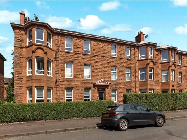 3 bedroom flat for sale