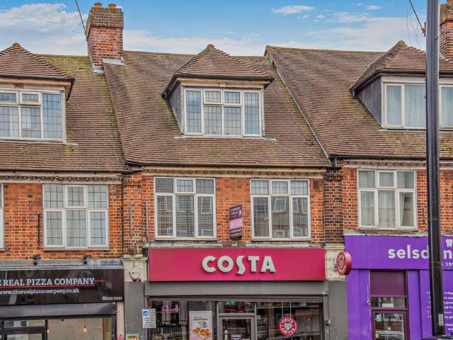 3 bedroom flat for sale