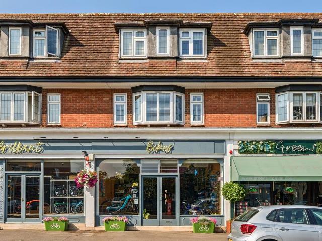 3 bedroom flat for sale