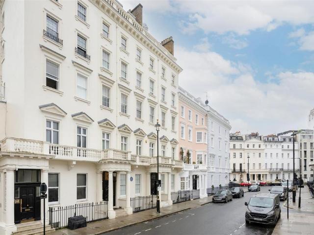 3 bedroom flat for sale