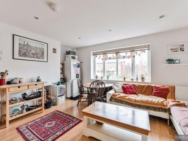 3 bedroom flat for sale
