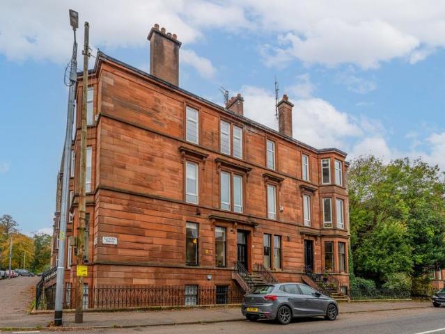 3 bedroom flat for sale