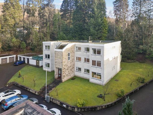 3 bedroom flat for sale
