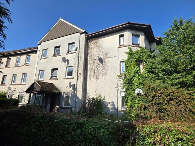3 bedroom flat for sale