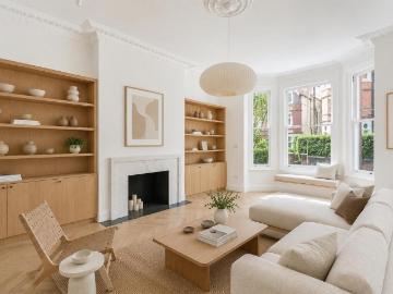 3 bedroom flat for sale