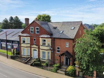 3 bedroom flat for sale