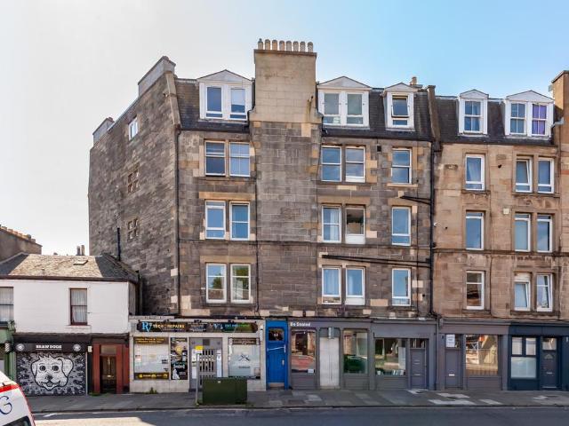 3 bedroom flat for sale