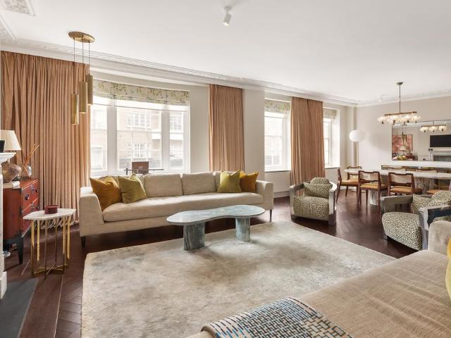 3 bedroom flat for sale
