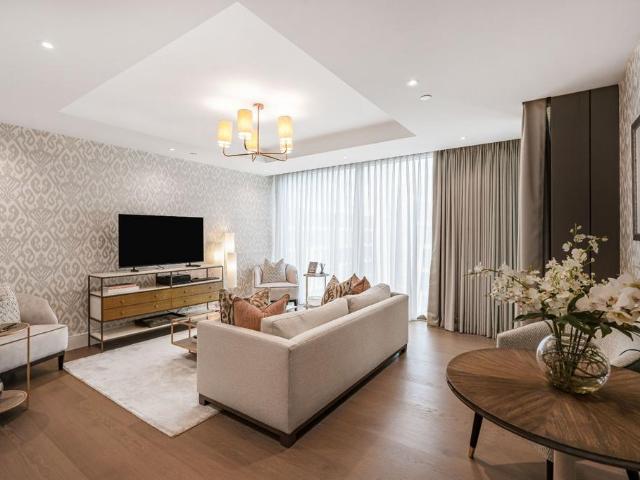 3 bedroom flat for sale