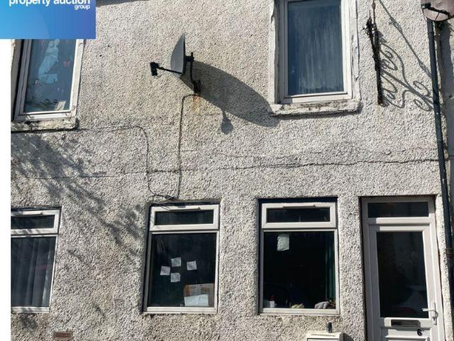 3 bedroom flat for sale