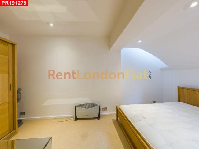 3 bedroom flat for sale