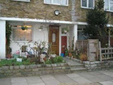 3 bedroom flat for sale