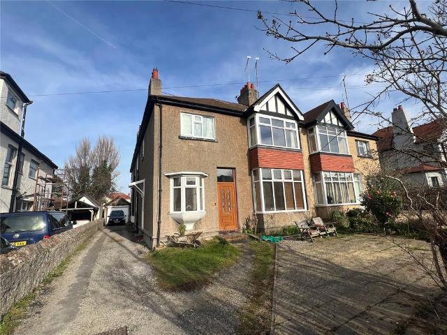 3 bedroom flat for sale