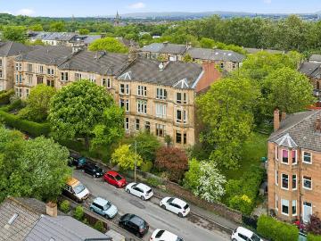 3 bedroom flat for sale