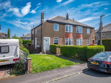 3 bedroom flat for sale