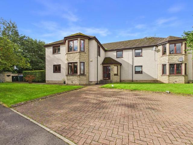3 bedroom flat for sale