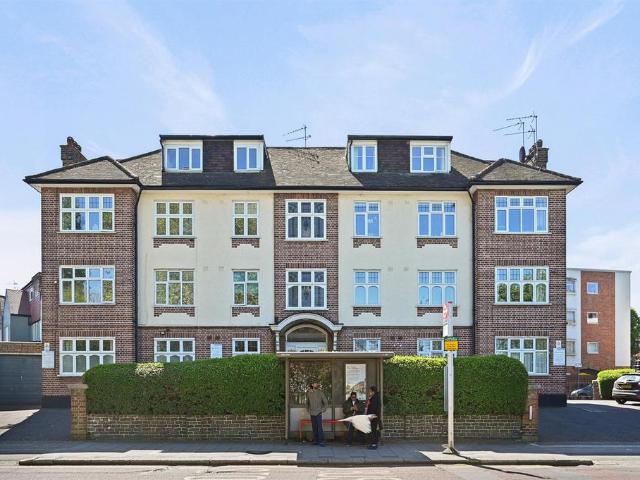 3 bedroom flat for sale