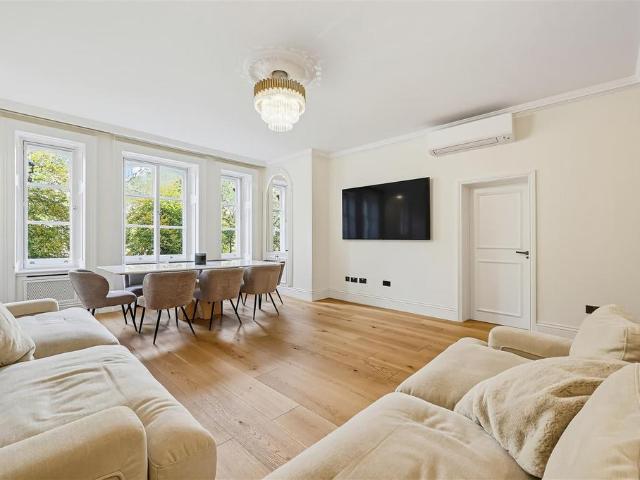 3 bedroom flat for sale