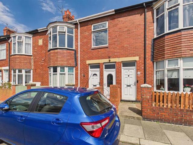 3 bedroom flat for sale