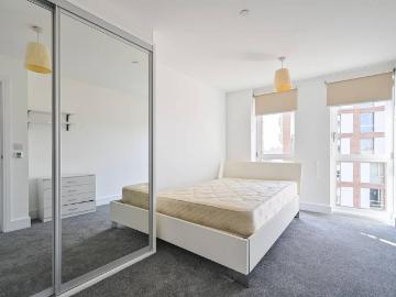 3 bedroom flat for sale