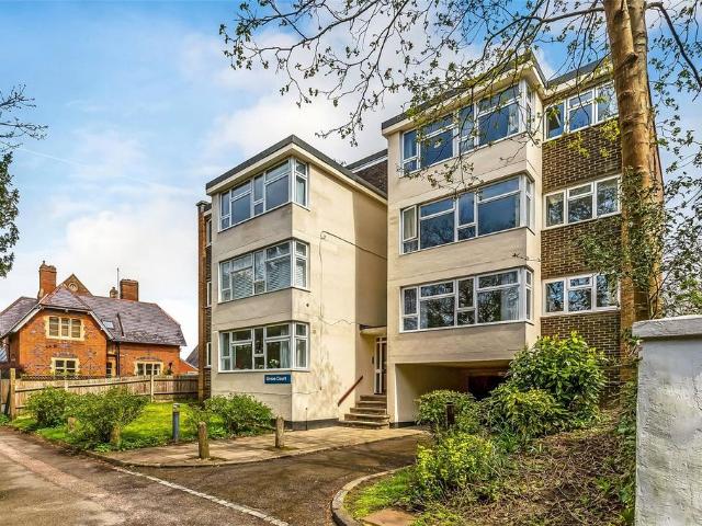 3 bedroom flat for sale