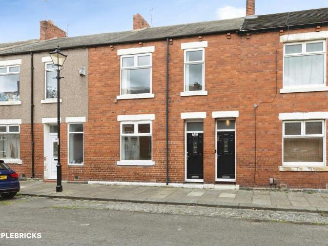3 bedroom flat for sale